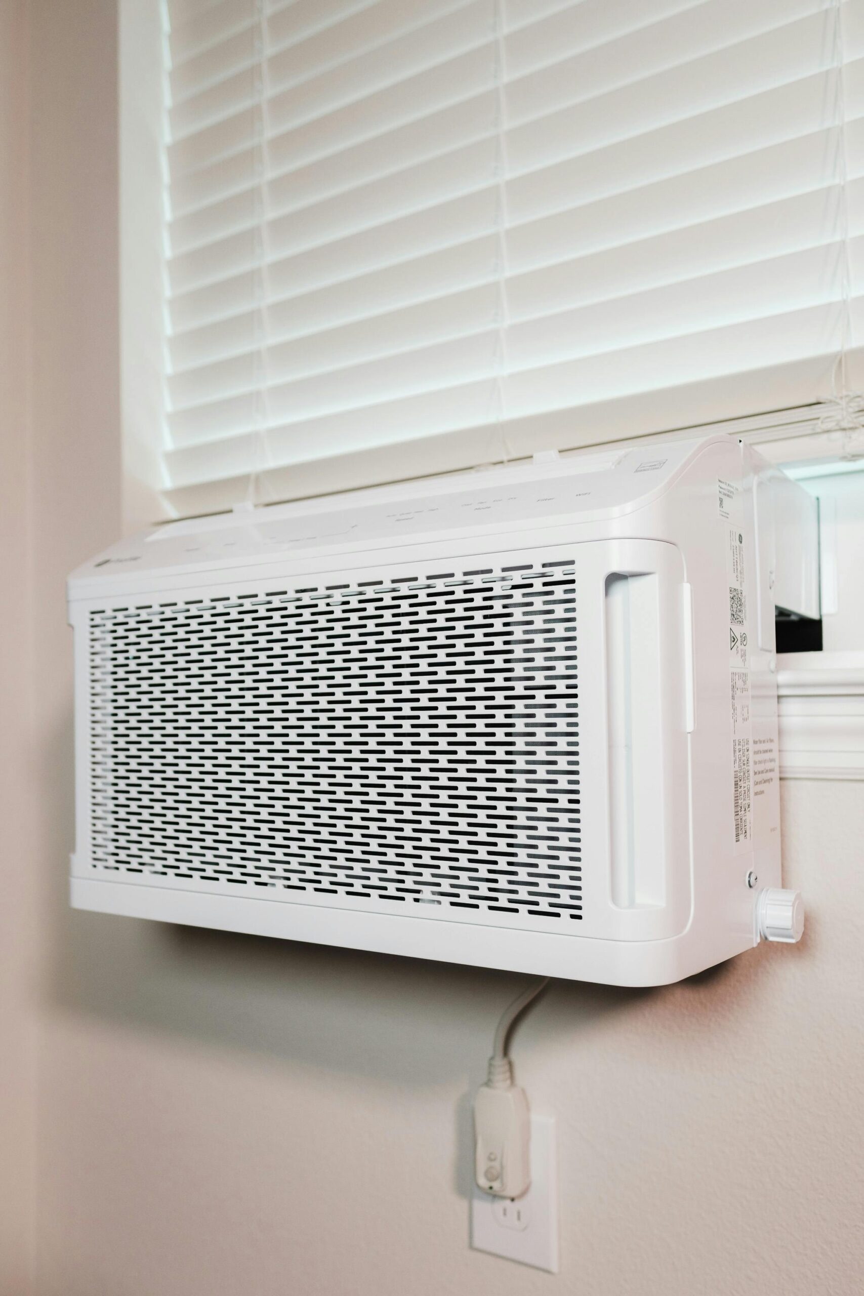 Emergency heating repair technician